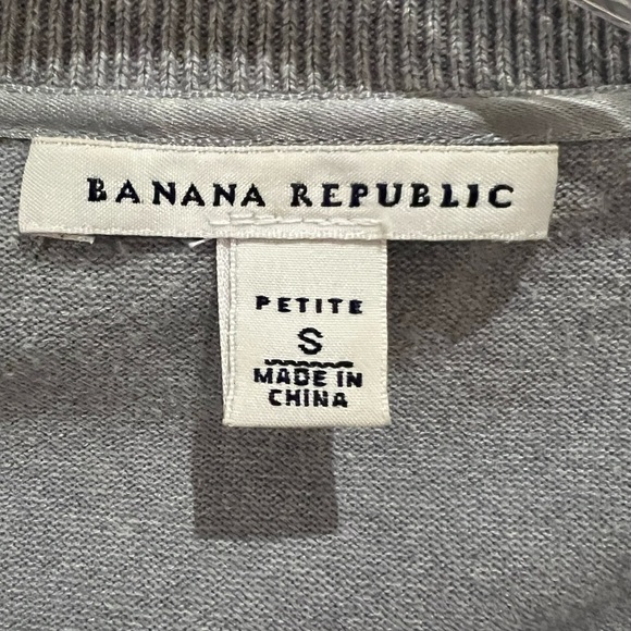 Banana Republic Silk blend Gray Button Down Cardigan. Size small Petite - Picture 6 of 9
